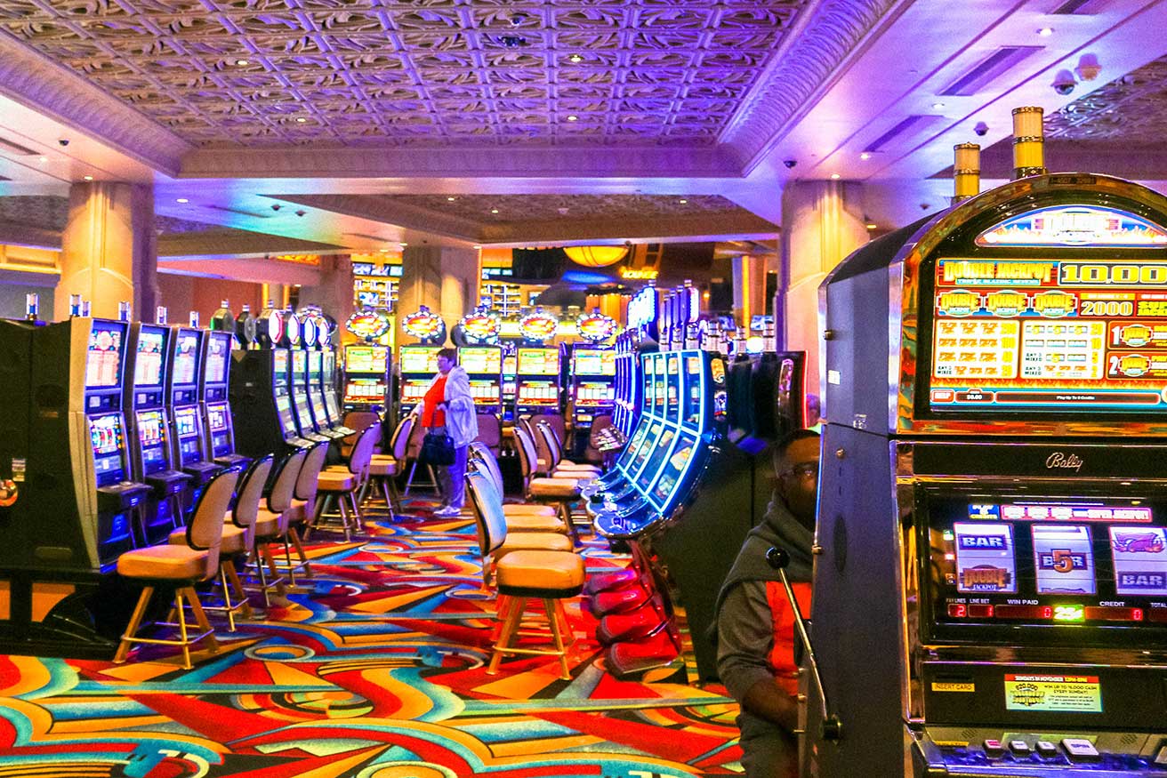 Hollywood Casino slot machines in Charles Town, WV
