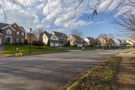 Single family home residential street in Sykesville, MD