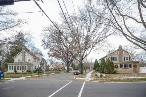 Street with single family homes in Cherry Hill, VA