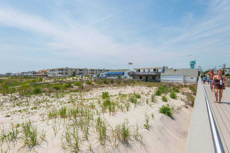 hotels and houses on the beach in stone harbor nj
