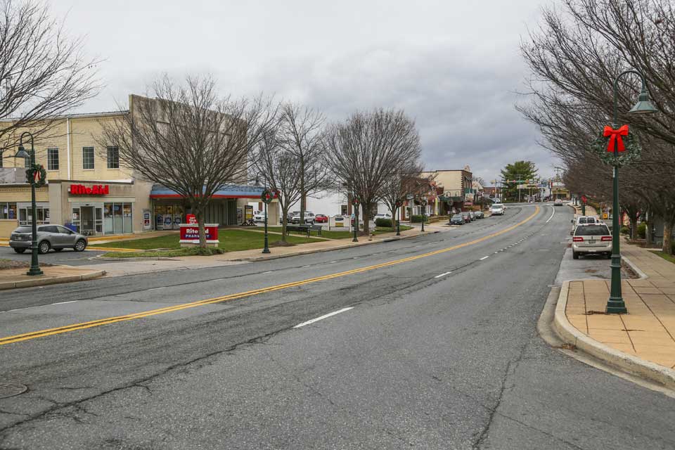 Street with Rite Aid in Damascus, MD