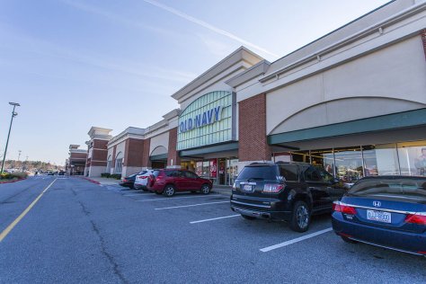 Shopping center with Old Navy in Ellicott City, MD
