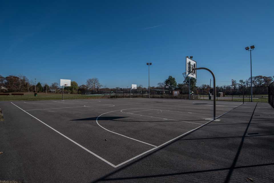 Basketball courts in Pasadena, MD