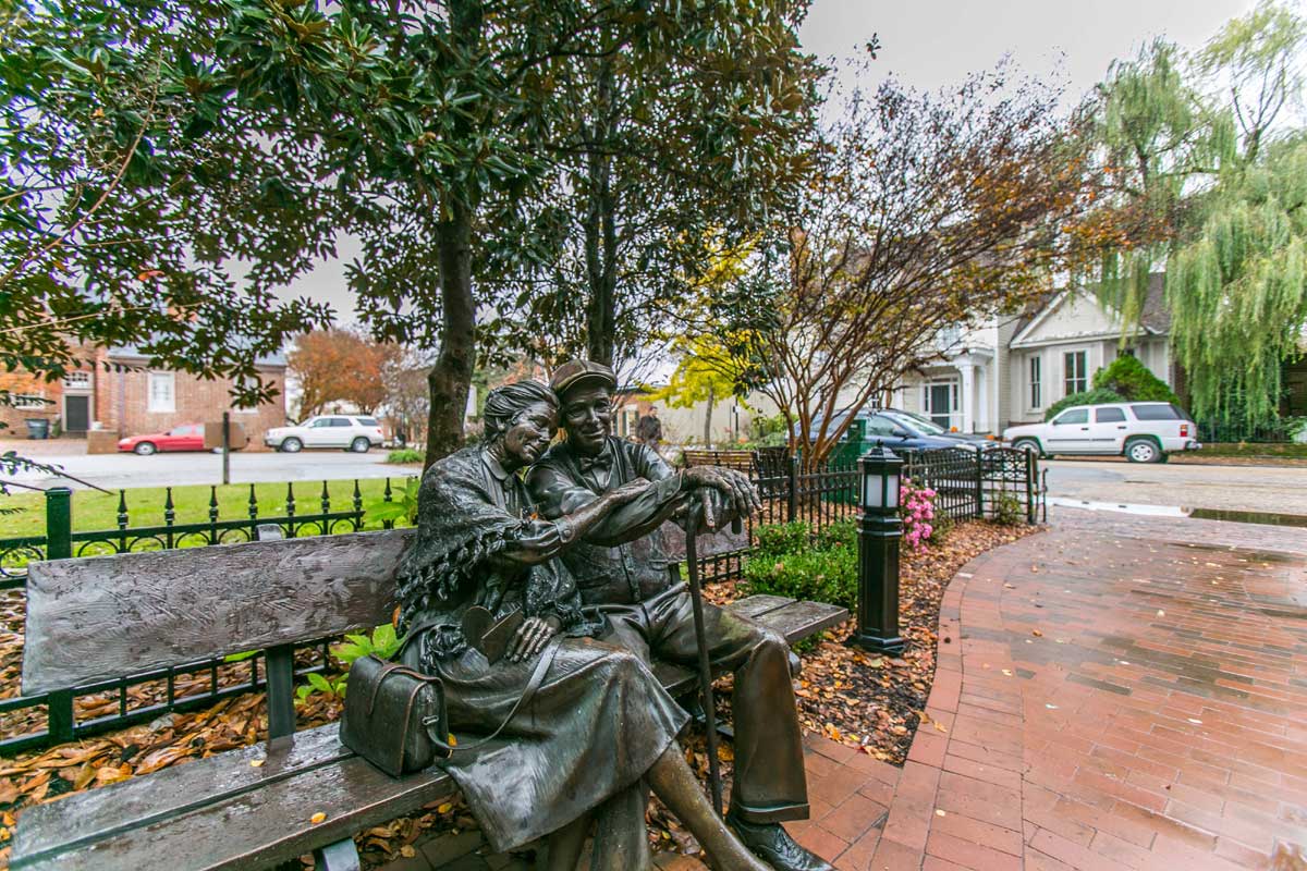Park bench statue in Smithfield, VA