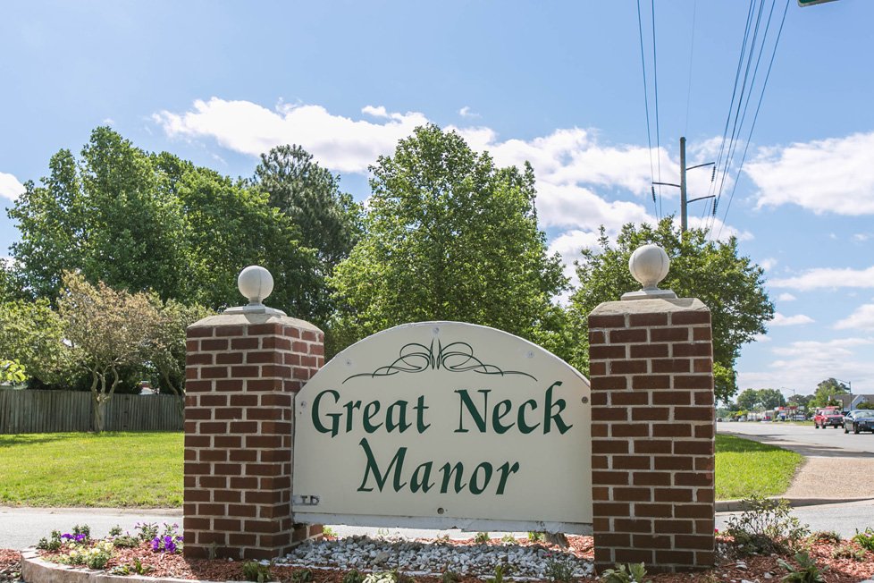 great neck manor