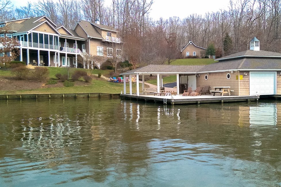 lakefront home with dock in lake anna va
