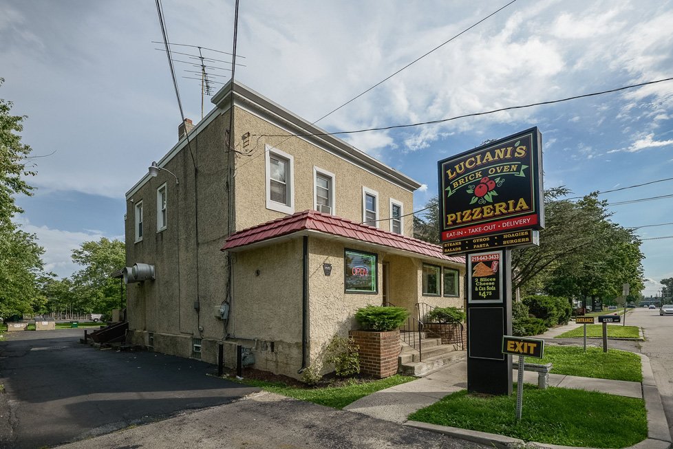 lucianis pizza in fort washington pa